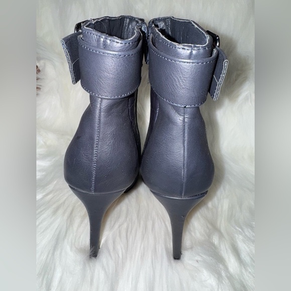 Shoe Dazzle Black Heeled Boots with Geometric Stitching - Picture 3 of 7